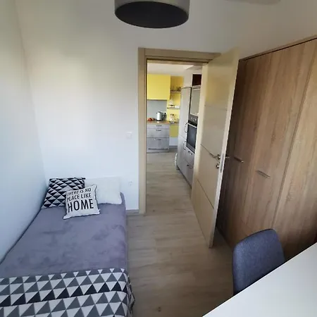 Apartament Pinia *